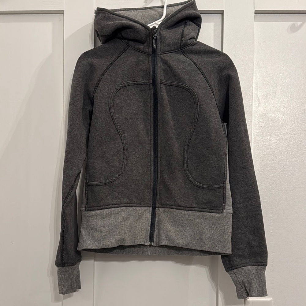 30. GUC- Lululemon Full-Zip Scuba Hoodie